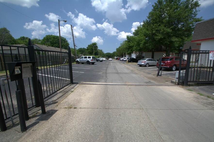 More Photos Of 3218 S 93rd East Ave, Tulsa Apartments For Sale