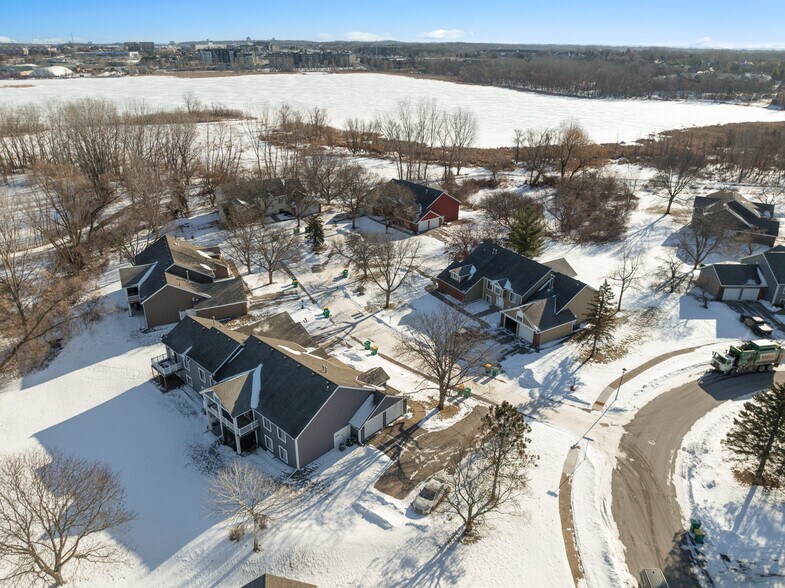 More Photos Of 8254 Windsong Dr, Eden Prairie Apartments For Sale
