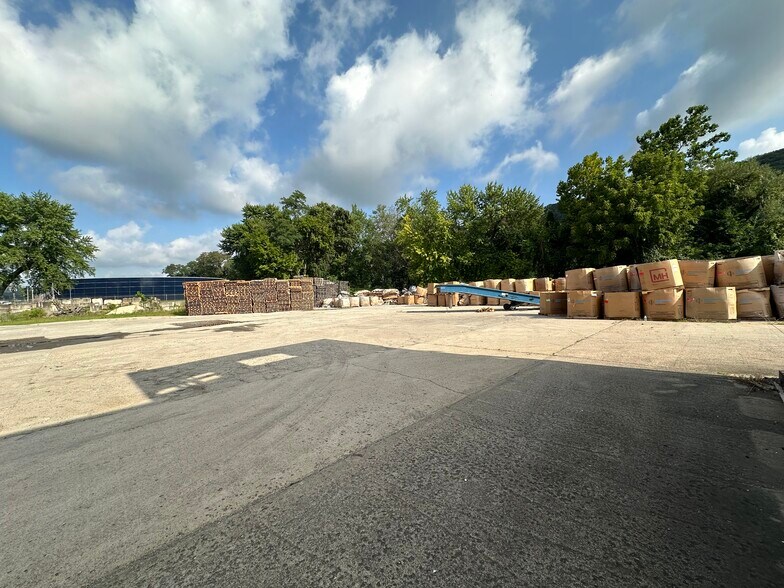 More Photos Of 1101 Railroad St, Monongahela Warehouse For Sale