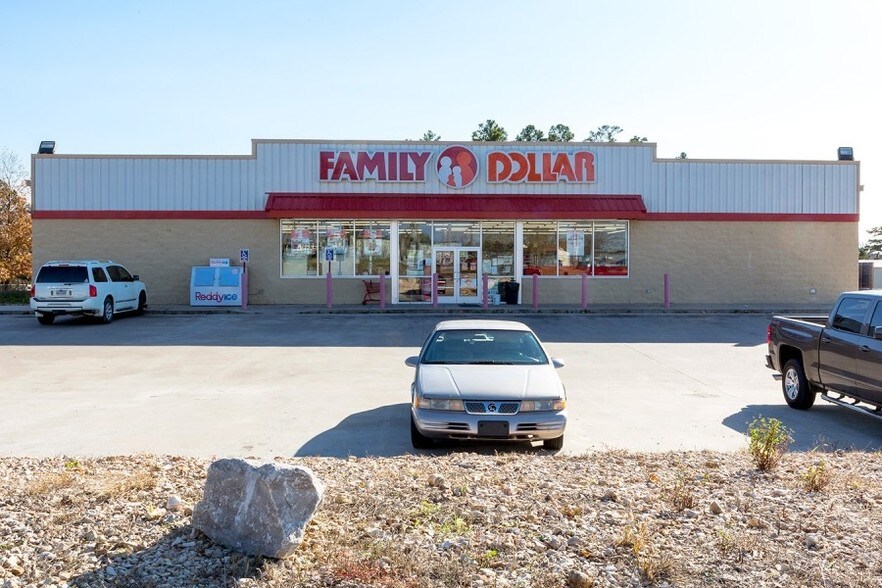More Photos Of 1105 E Tulsa Ave, Kansas Freestanding For Lease