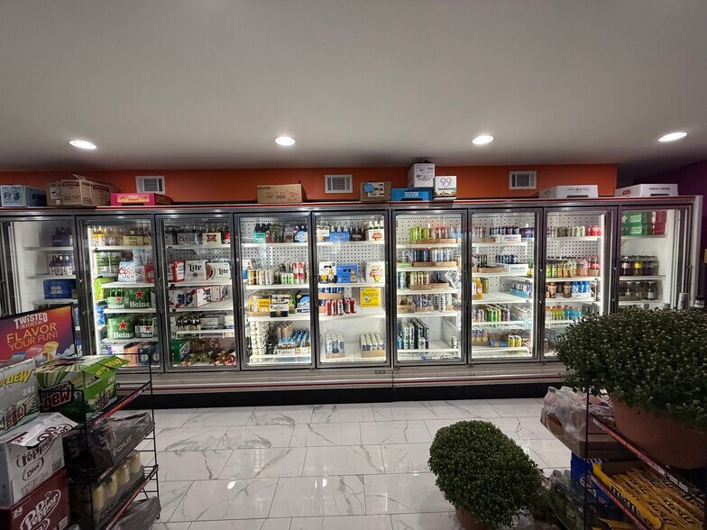 More Photos Of 716 E Main St, Richmond Industrial For Sale