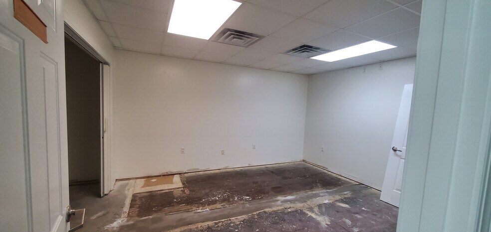 More Photos Of 110 S Center St, Mount Olive Office Residential For Sale