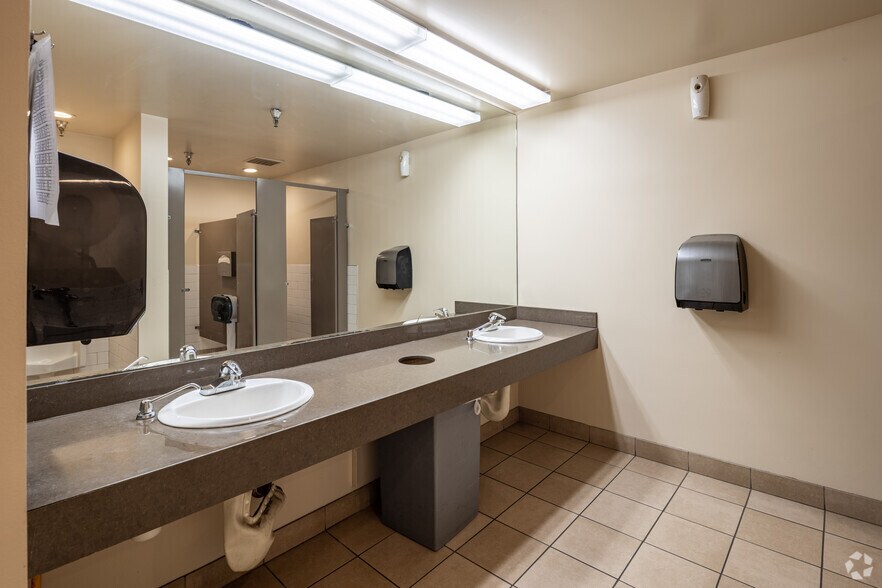 More Photos Of 1661 N Raymond Ave, Anaheim Unknown For Lease