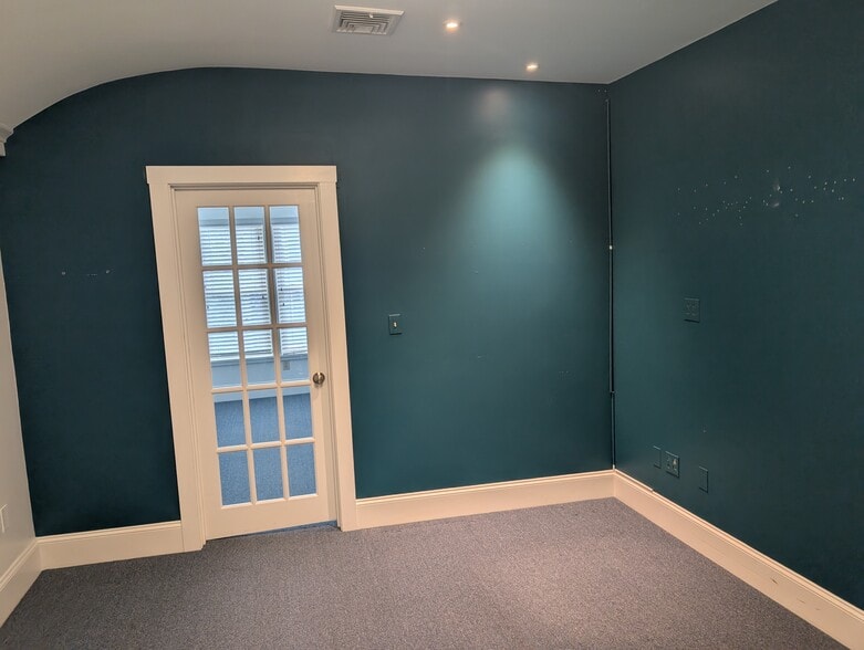 More Photos Of 57-63 South St, Hingham Storefront Retail Office For Lease