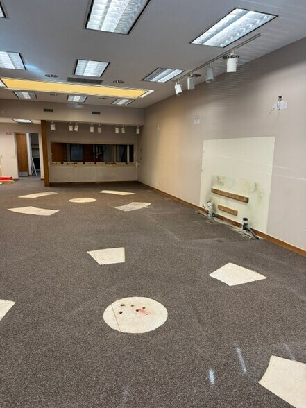 More Photos Of 125 S 9th St, Lincoln Medical For Lease