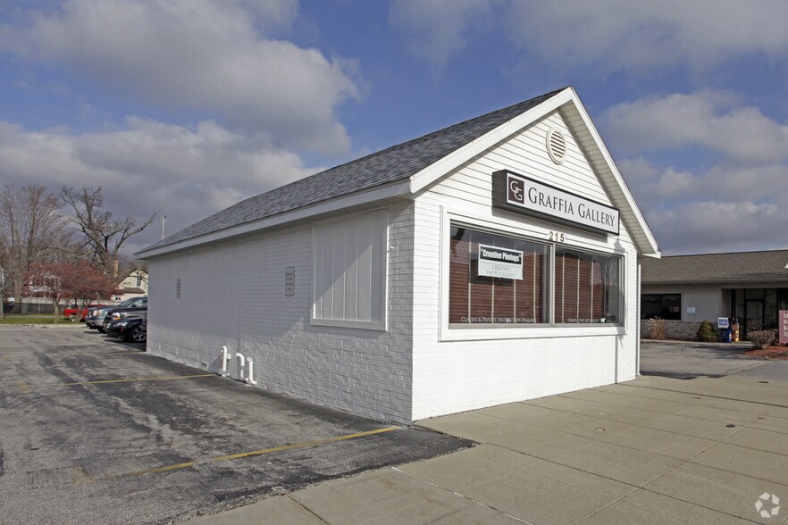 215 W Savidge St, Spring Lake, MI 49456 Freestanding For Sale