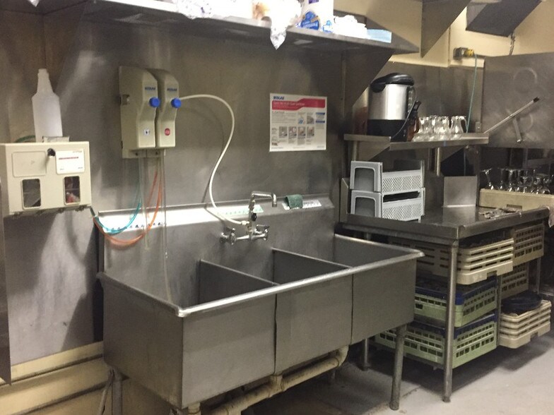 More Photos Of 3116 Brainerd Rd, Chattanooga Freestanding For Sale