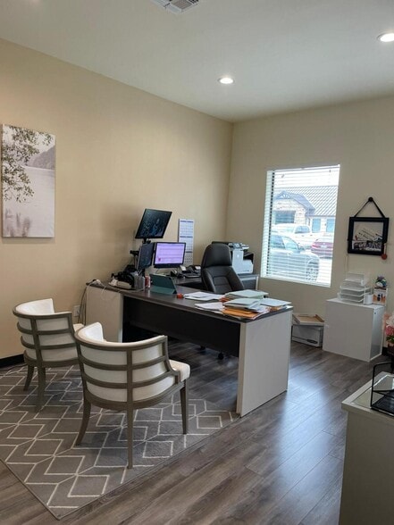 More Photos Of 138 Old San Antonio Rd, Boerne Medical For Lease