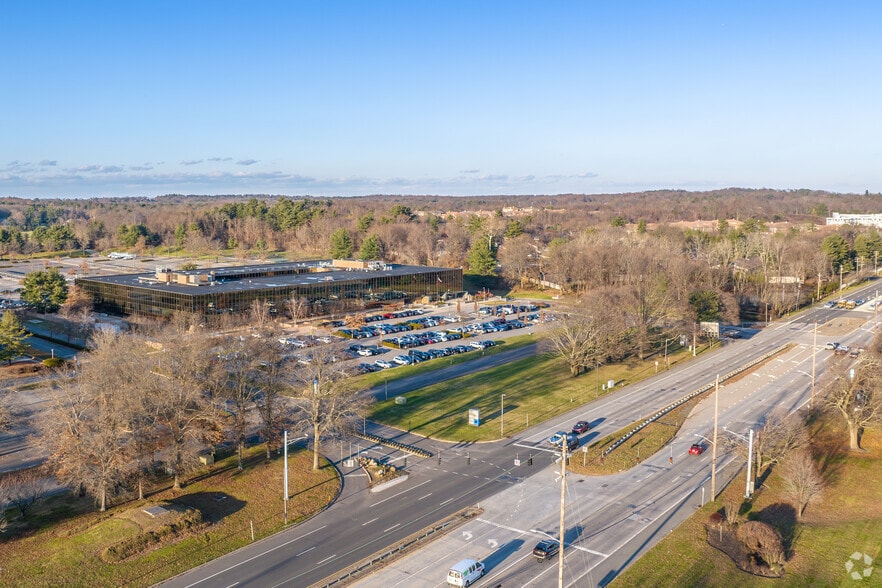 More Photos Of 300 Jericho Quadrangle, Jericho Office For Lease