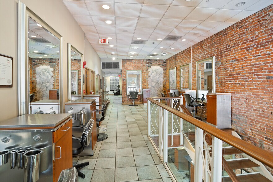 More Photos Of 1604 K St NW, Washington Office For Sale