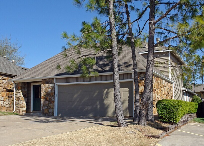 More Photos Of 7181 S Braden Ave, Tulsa Office For Lease