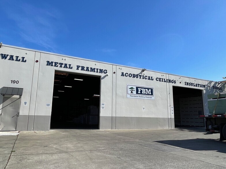 More Photos Of 210 Classic Ct, Rohnert Park Warehouse For Lease
