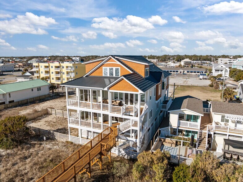 More Photos Of 312 Carolina Beach Ave N, Carolina Beach Office For Sale