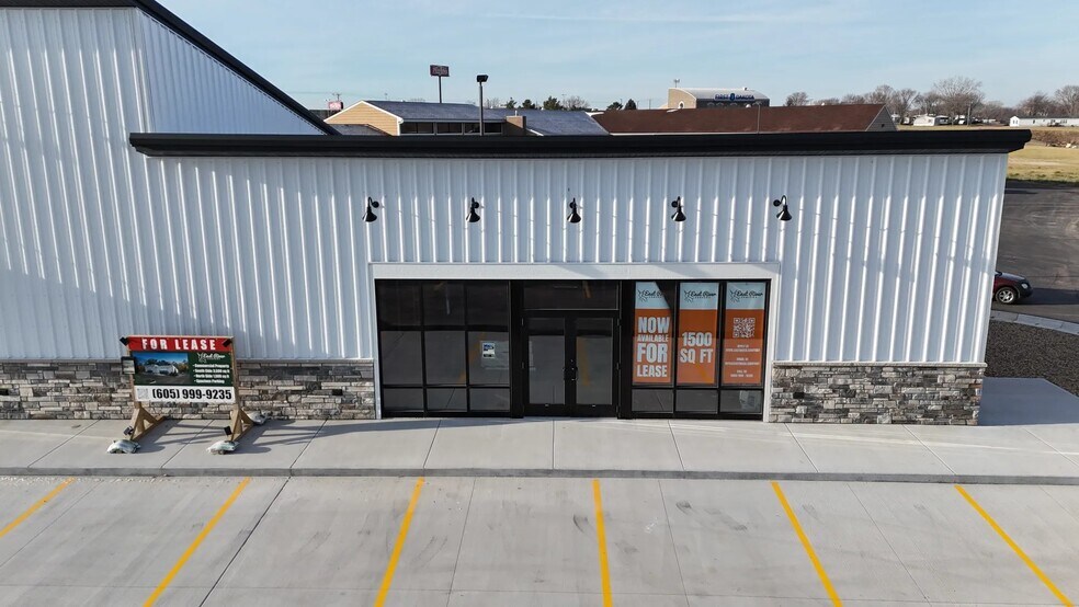More Photos Of 1425 S Burr St, Mitchell General Retail For Lease