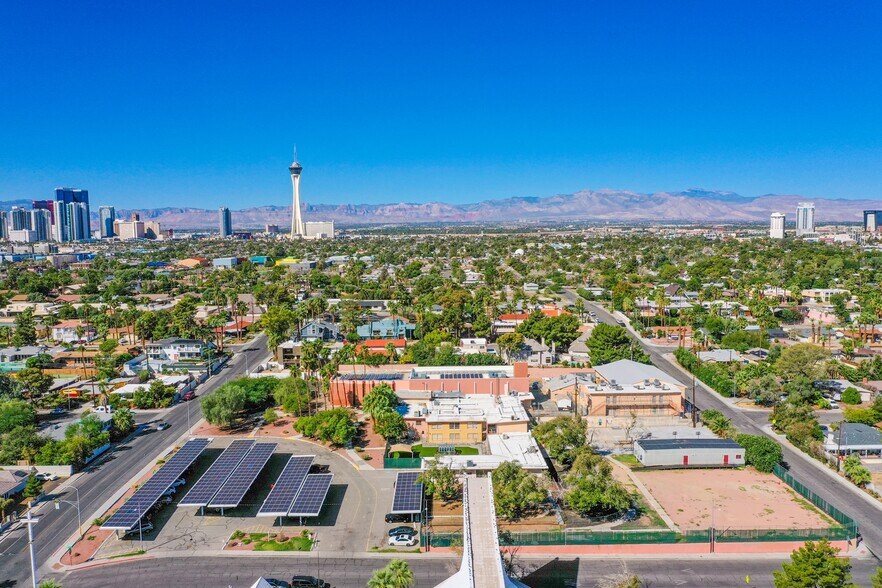 More Photos Of 1600 E Oakey Blvd, Las Vegas Schools For Sale
