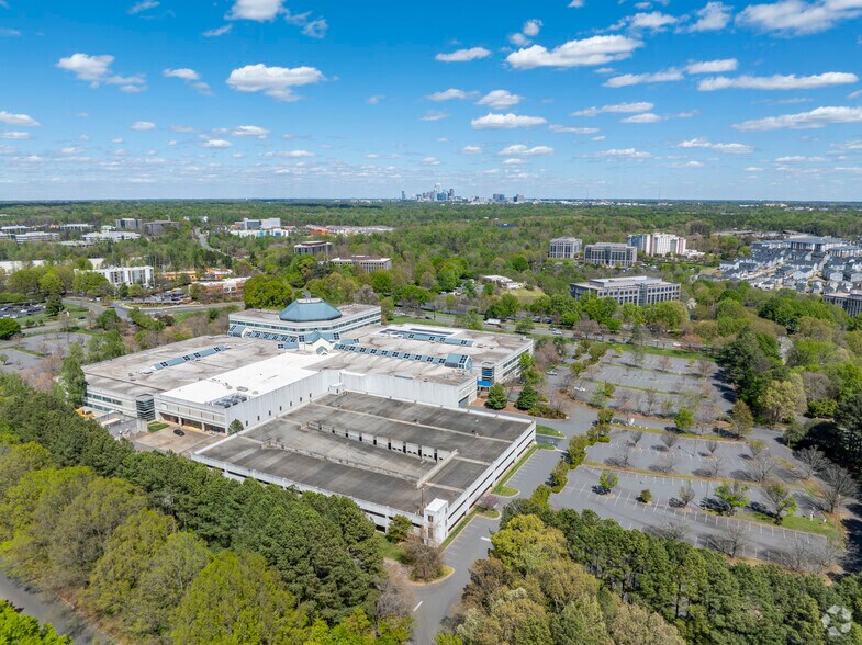 More Photos Of 2801 W Tyvola Rd, Charlotte Office For Lease