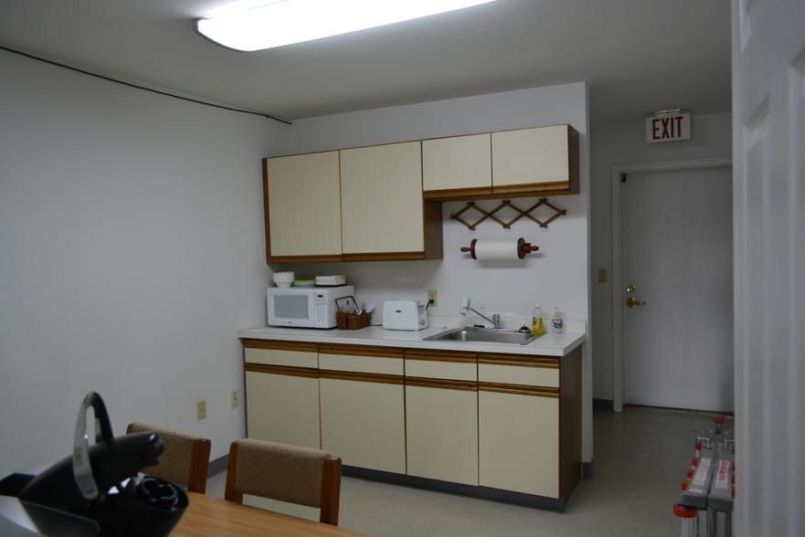 More Photos Of 5201-5215 W Woodmill Dr, Wilmington Medical For Sale