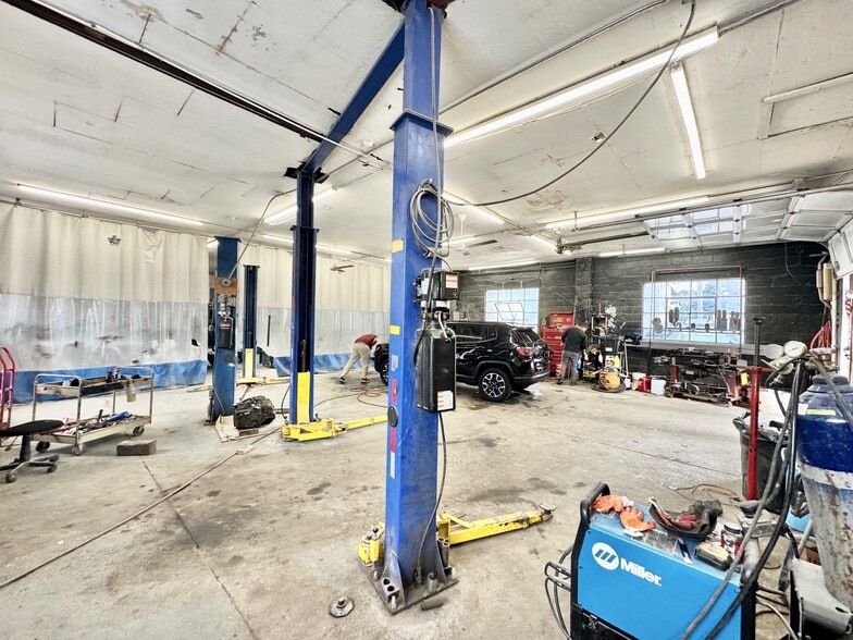 More Photos Of 1959 New York Ave, Huntington Station Auto Repair For Sale