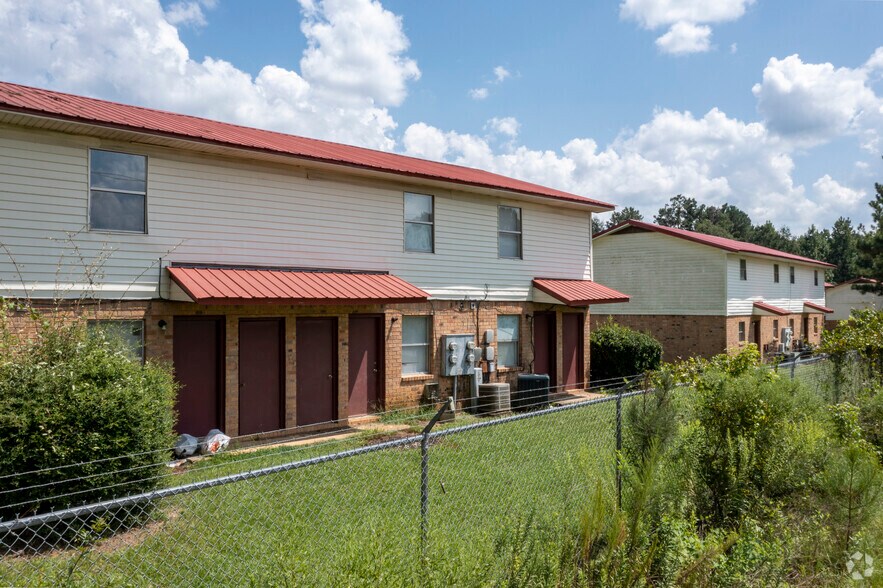 More Photos Of 1500 N Archusa Ave, Quitman Apartments For Sale