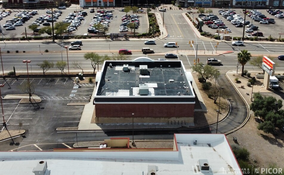 More Photos Of 5955 E Broadway Blvd, Tucson Freestanding For Lease