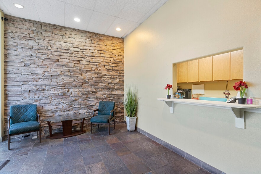 More Photos Of 3672-3674 N Rancho Dr, Las Vegas Medical For Sale
