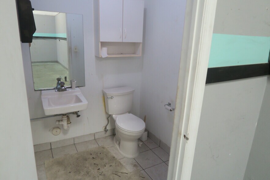 More Photos Of 5415 NW 15th St, Margate Warehouse For Sale