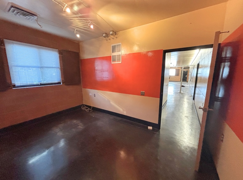 More Photos Of 3801 W Pacific Ave, Sacramento Warehouse For Lease