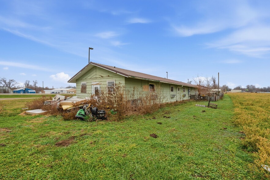 More Photos Of 1209 5th St, Tama Hotel For Sale