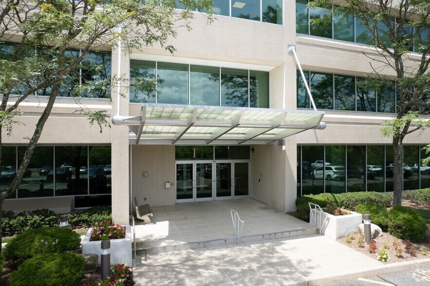 More Photos Of 155 Chestnut Ridge Rd, Montvale Office For Lease