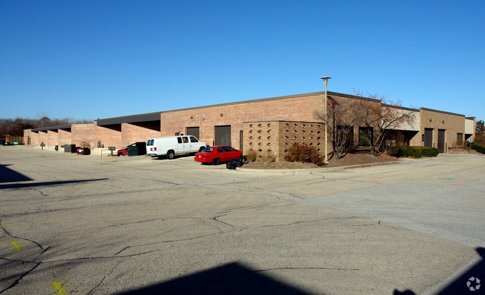 More Photos Of 245 W Roosevelt Rd, West Chicago Light Manufacturing For Lease