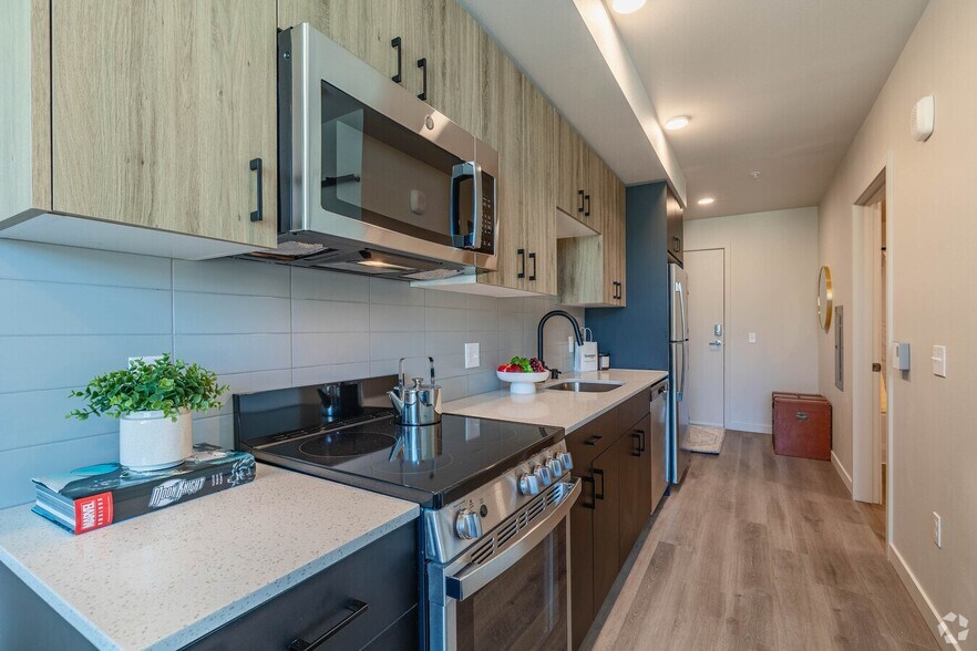 More Photos Of 513 1st Ave N, Seattle Apartments For Lease