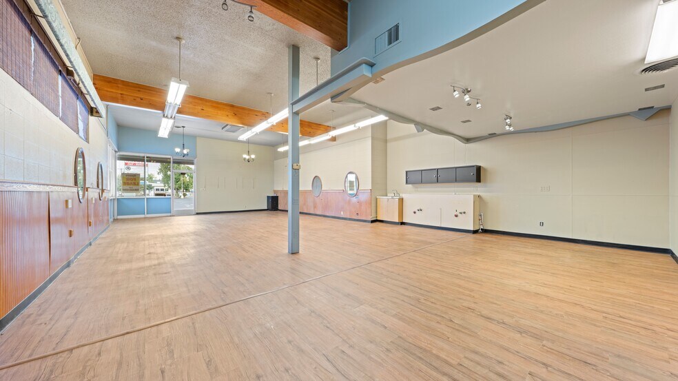 More Photos Of 905 S 2nd Ave, Walla Walla General Retail For Sale