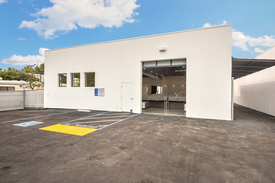 More Photos Of 730 Broadway, Redwood City Research And Development For Lease