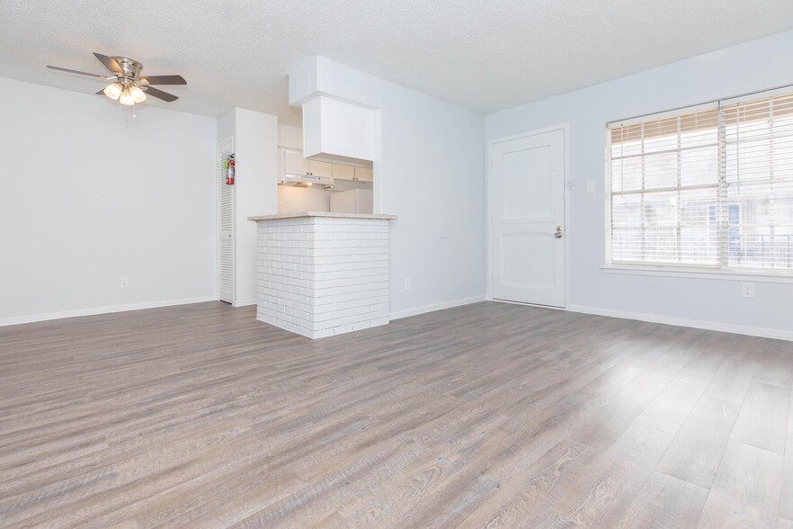 More Photos Of 6768 Renwick Dr, Houston Apartments For Sale