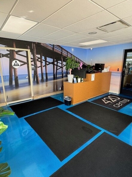 More Photos Of 1990 Harbor Blvd, Costa Mesa Drugstore For Sale