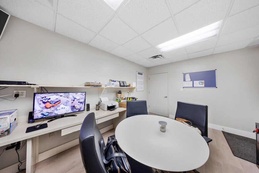 More Photos Of 10680 NW 123rd St, Miami Industrial For Sale