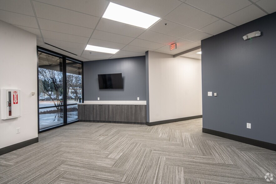More Photos Of 500 N Central Expy, Plano Office For Lease