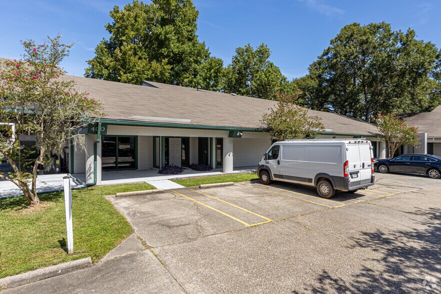 More Photos Of 200 Mariners Plaza Dr, Mandeville Unknown For Lease