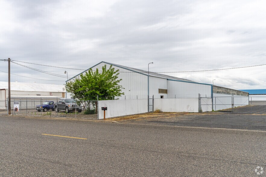 More Photos Of 1265 Port Way, Clarkston Warehouse For Sale