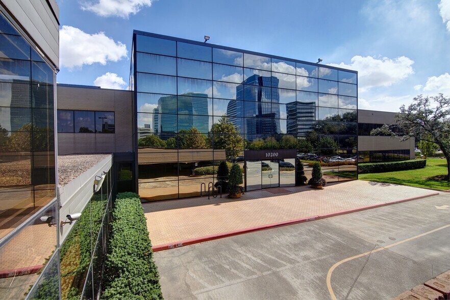 More Photos Of 10200 Richmond Ave, Houston Office For Lease