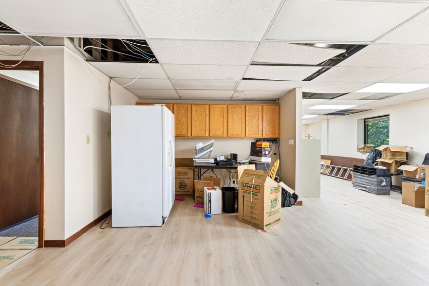 More Photos Of 6000 Fashion Blvd, Salt Lake City Office For Sale