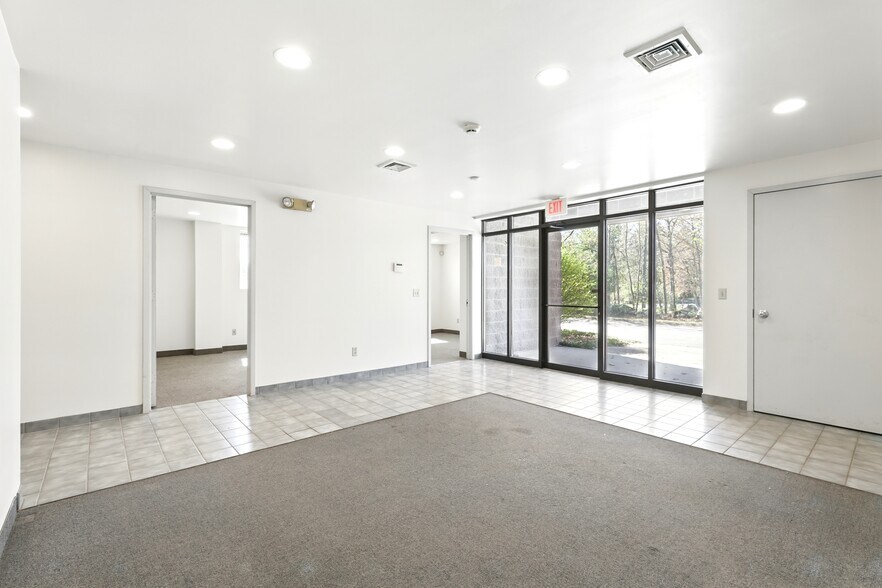 More Photos Of 103 Servistar Industrial Way, Westfield Warehouse For Lease