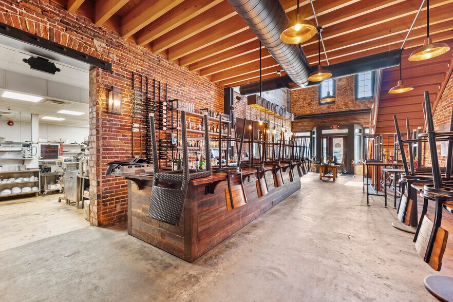 More Photos Of 219-221 N Parler Ave, Saint George Restaurant For Sale