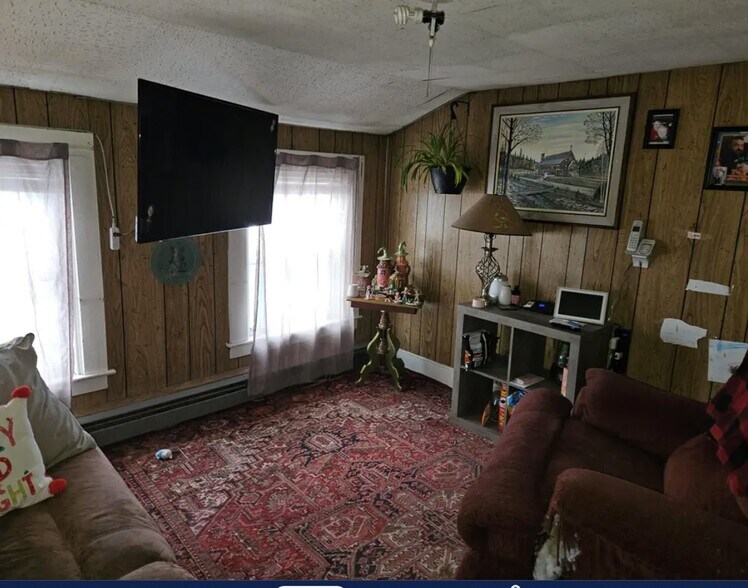 More Photos Of 4 Chamberlain St, Brewer Apartments For Sale