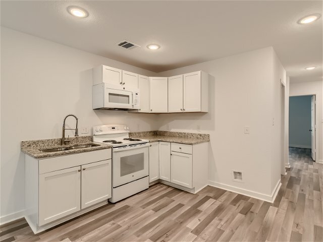 More Photos Of 1522 South Elmendorf St, San Antonio Apartments For Sale