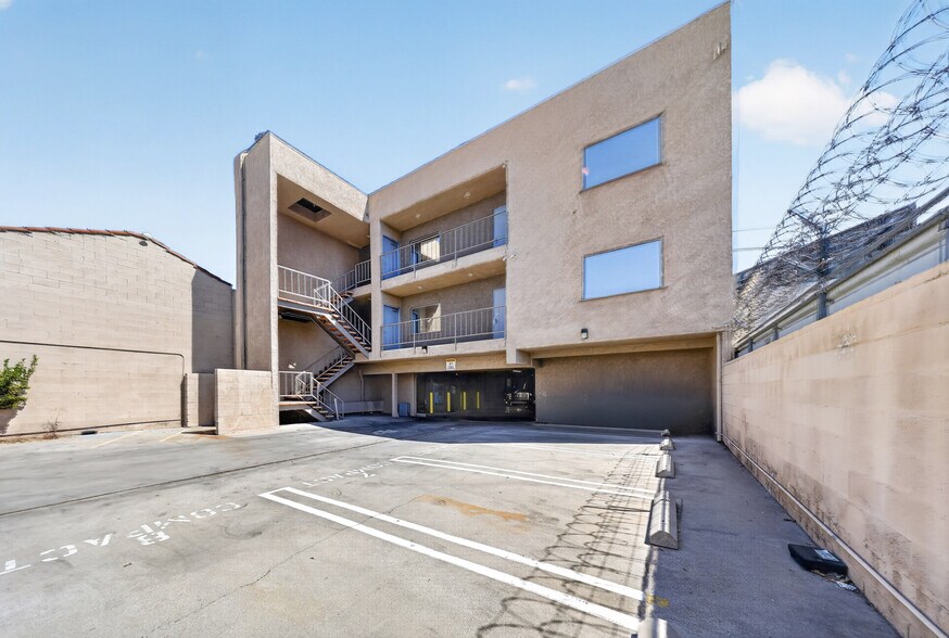 More Photos Of 20847 Sherman Way, Canoga Park Office For Sale