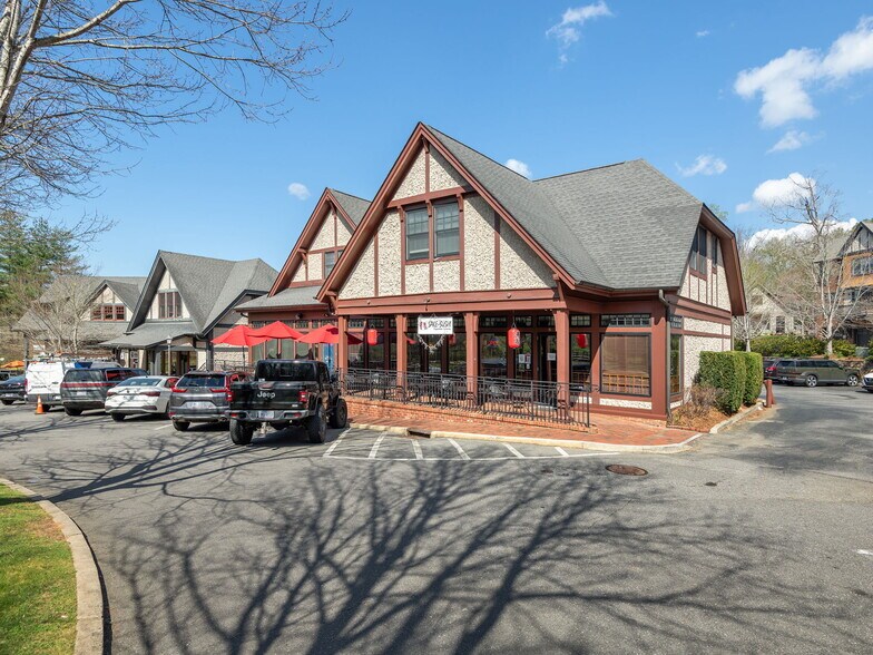 More Photos Of 10 E Market St, Black Mountain General Retail For Sale