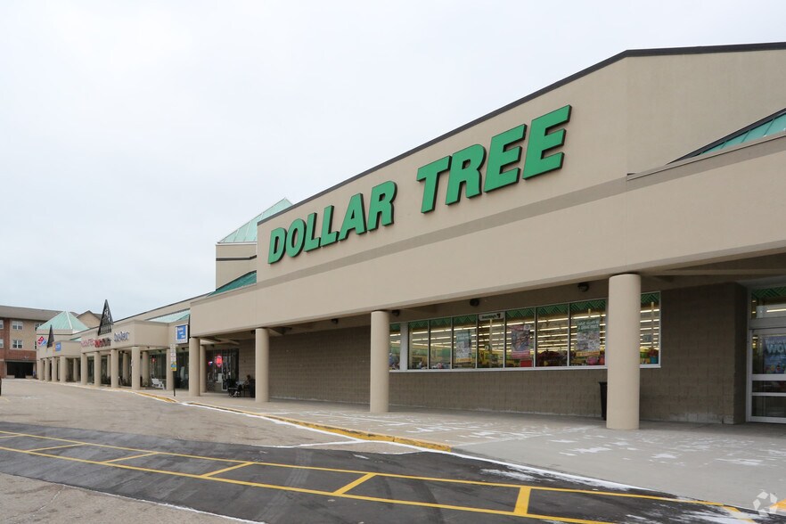 More Photos Of 2705-2811 18th St, Kenosha Storefront For Lease