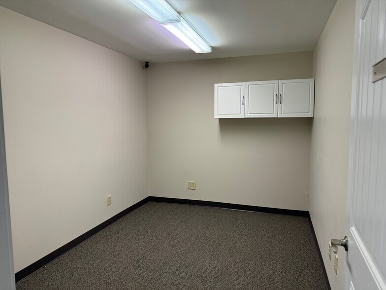 More Photos Of 951 Carl Vinson Pky, Centerville Office For Lease