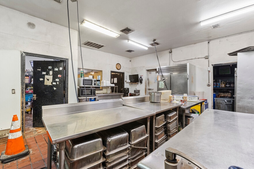 More Photos Of 2717 Martin Luther King Jr Blvd, Dallas Flex For Sale